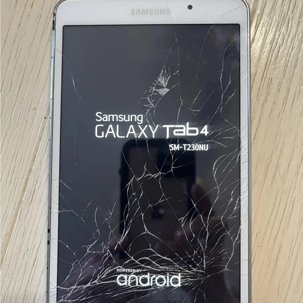 Samsung Galaxy Tab 4 sm-t230nu Does Work But Has Cracked Screen
